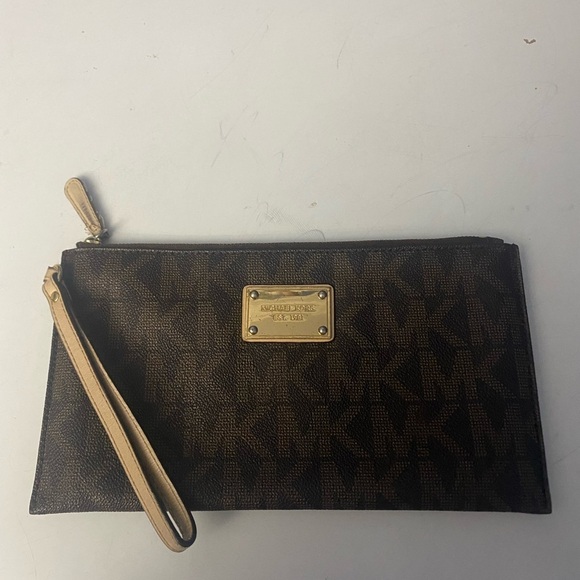 MICHAEL Michael Kors Brown Monogram Large Wristlet MSRP $98